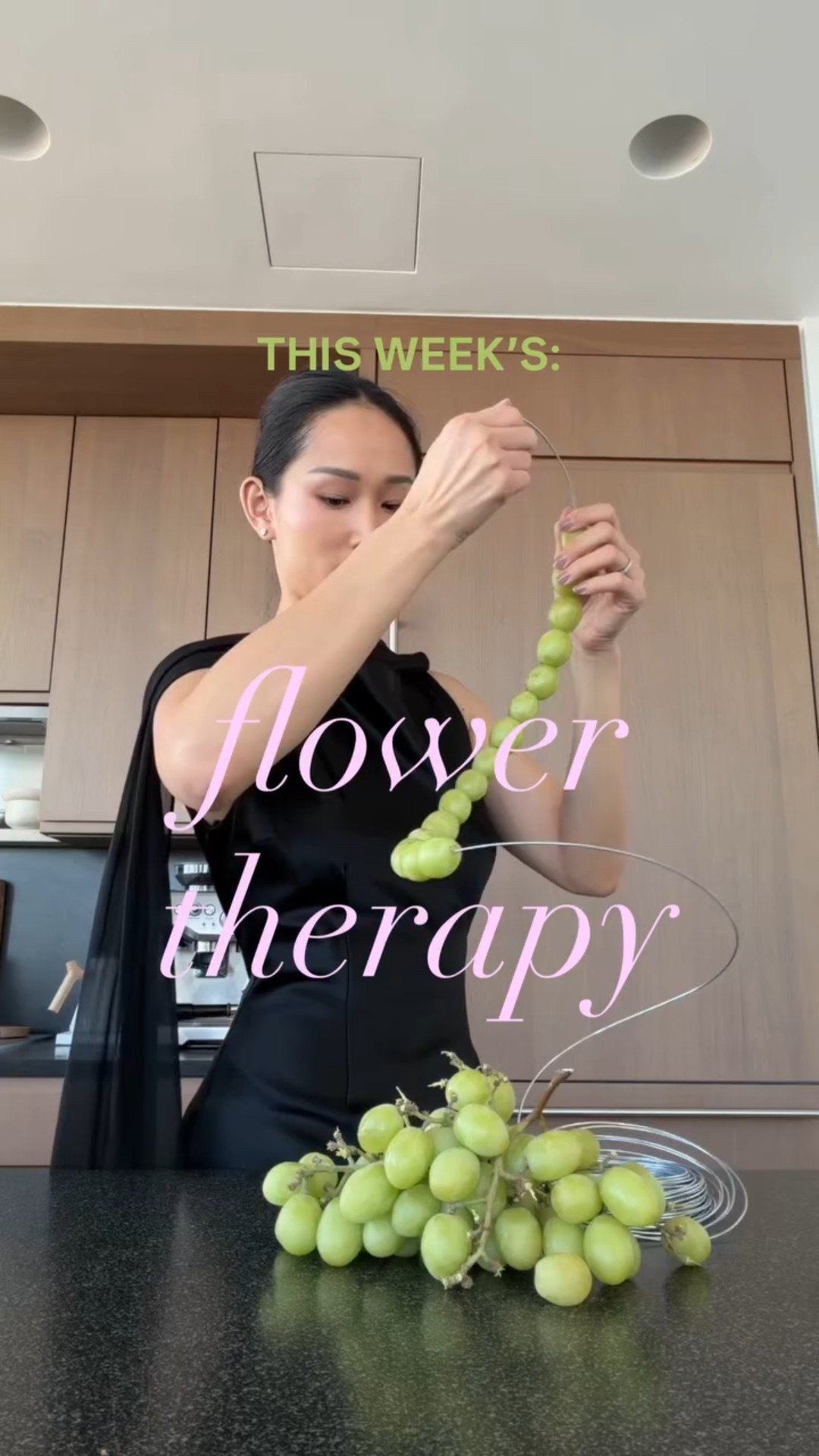 With so many ai images of flowers these days, I wanted to see how a string of grapes would look like in an arrangement. What do you think? #diyflowerarrangement #nycflorist #flowerarranging