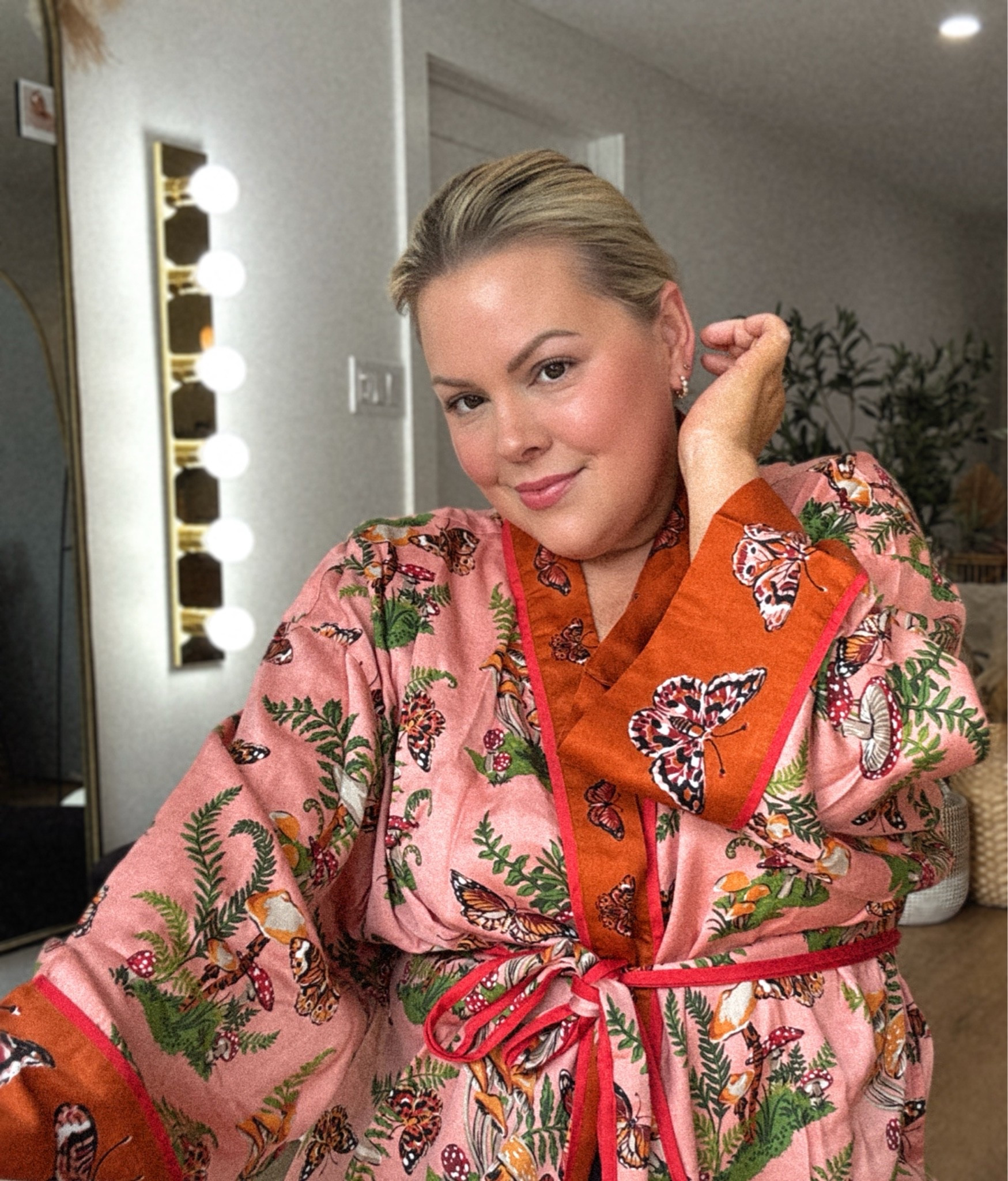 Butterfly robe size large