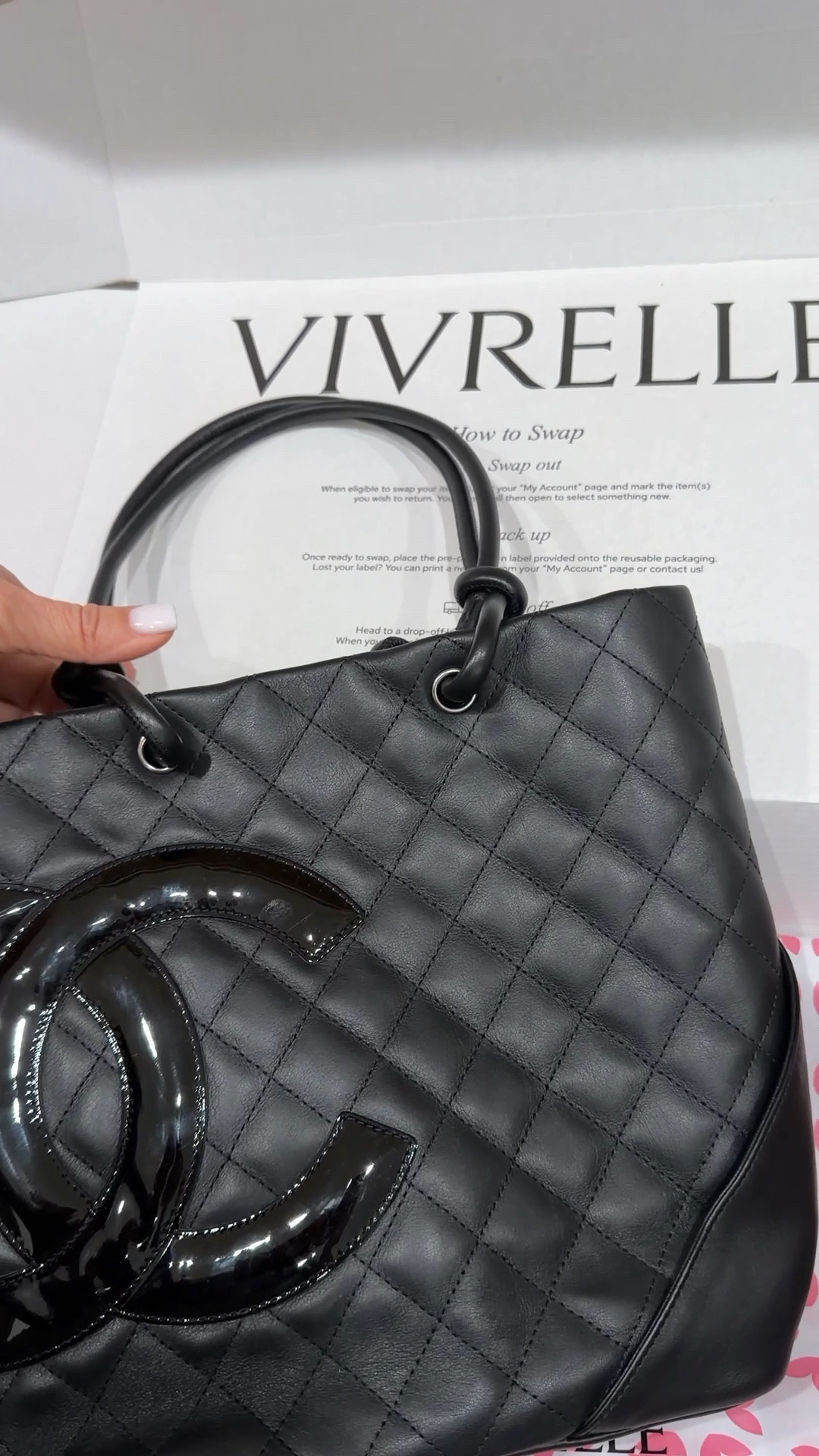 The @Vivrelle borrow bag service is perfect for carrying a designer bag in an affordable way! Use code TAMMYCACIOLA for your first month free! 

