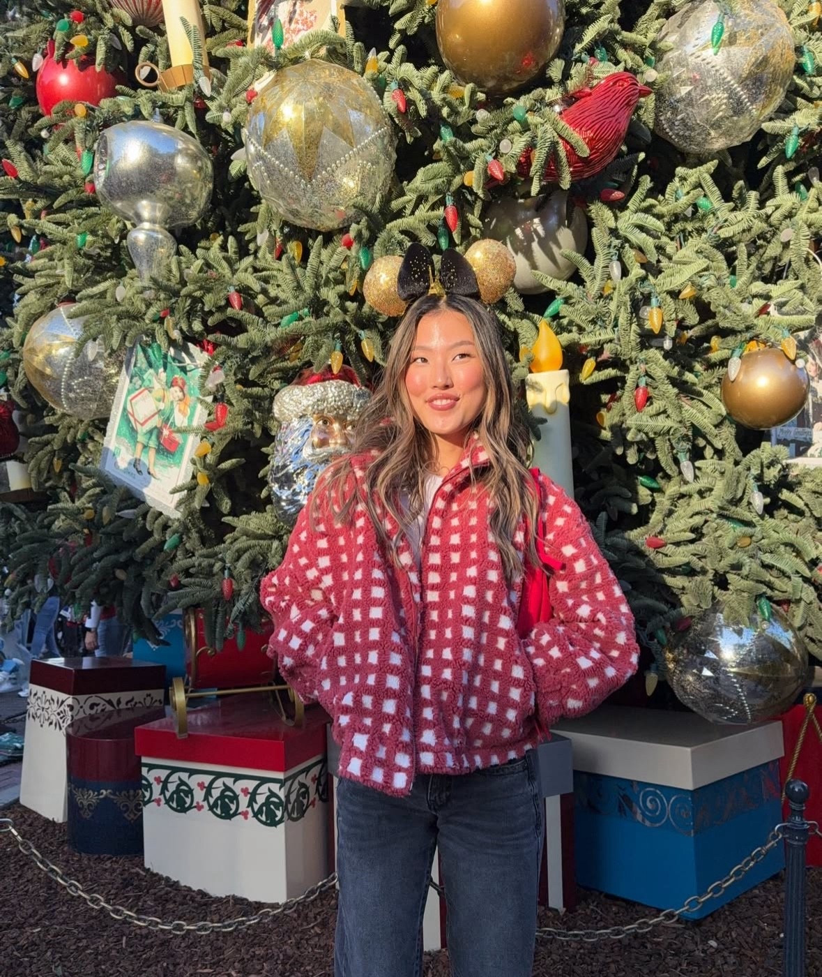 Christmas Outfits, Christmas inspo New York, winter outfits, red plaid jacket, cozy outfits, jackets 

#LTKootd #LTKHoliday #LTKGiftGuide