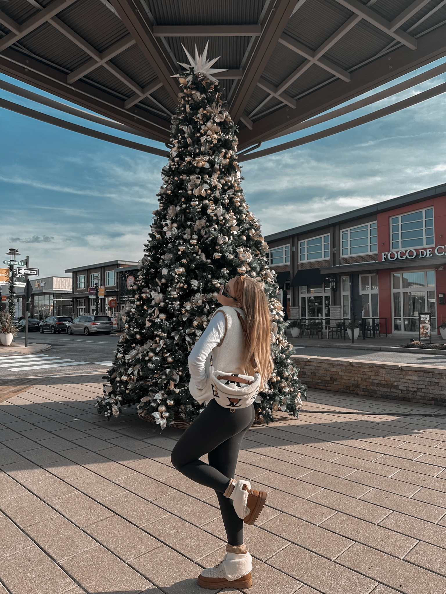 🤍🎄🤍✨

#LTKSeasonal #LTKShoeCrush #LTKFindsUnder100