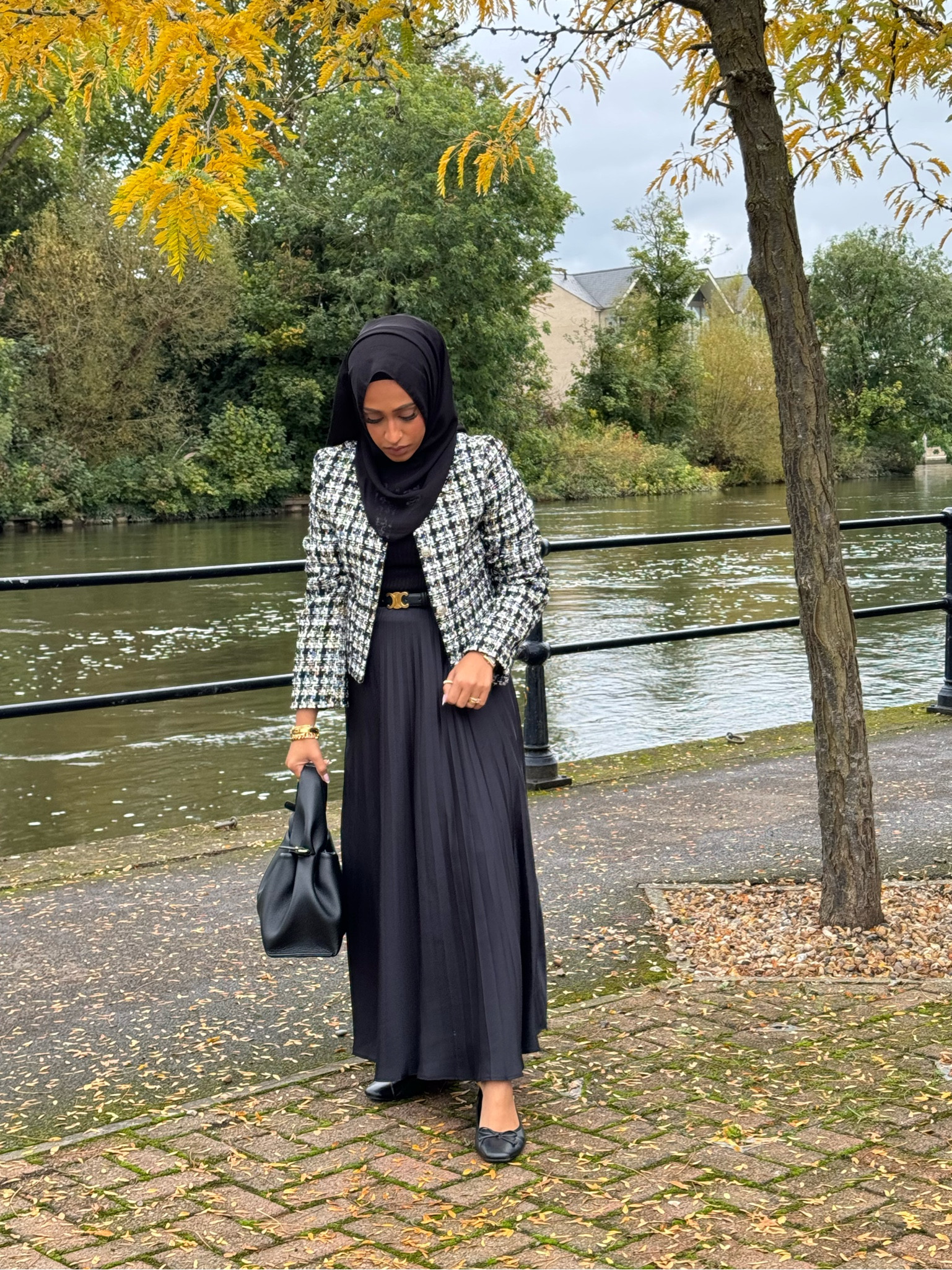 My go to outfit when I don't know what to wear - black top and skirt with a cute jacket 🍂🍁

#LTKeurope #LTKmodest #LTKuk