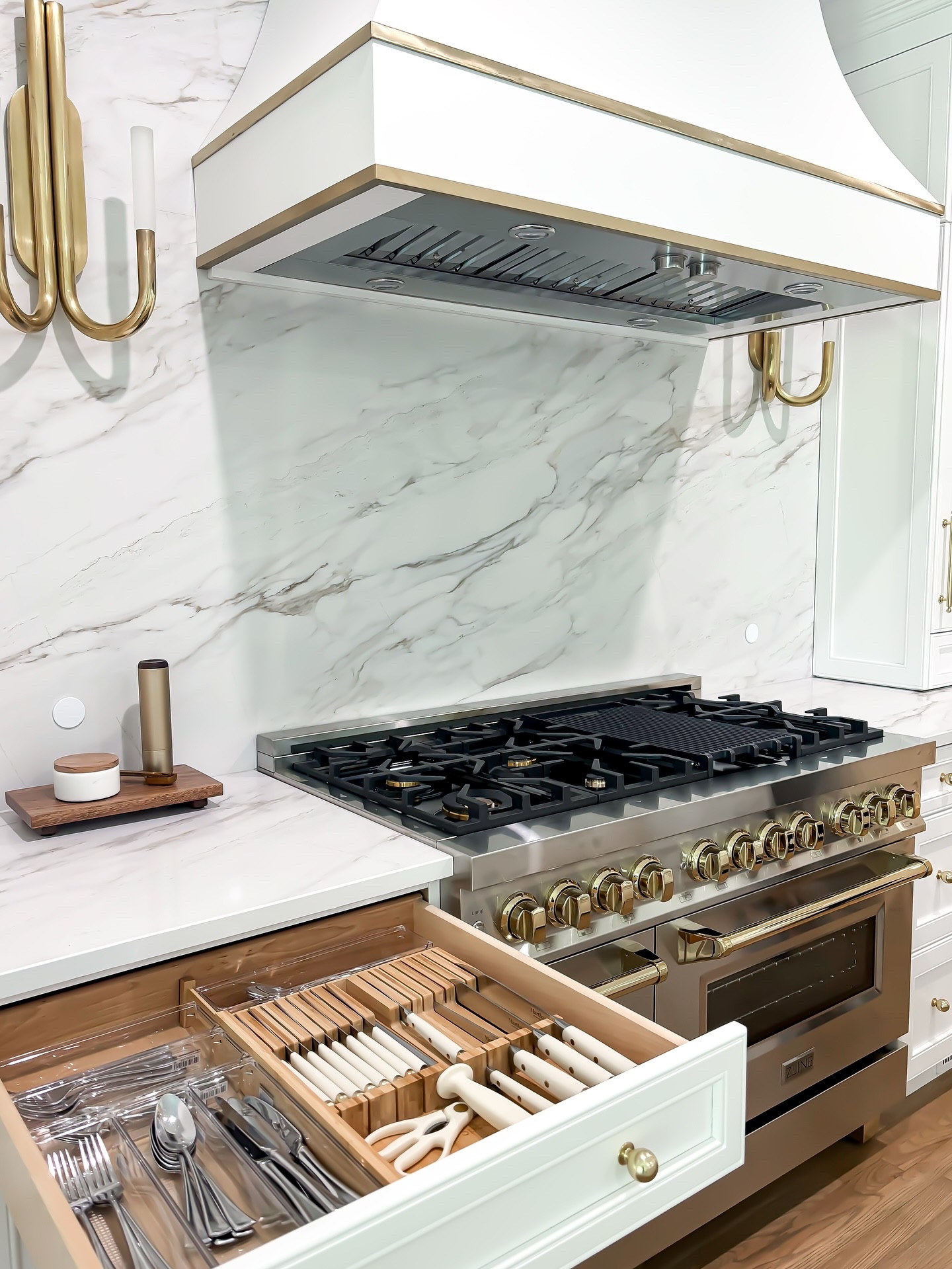 Our home organization services are the cherry on top of every beautiful kitchen renovation — turning a designer’s vision into a space that functions as flawlessly as it looks. 

From the inside out, every drawer, shelf, and system is thoughtfully organized to bring everyday ease to elevated design.

Ready to take your new kitchen from finished to fully functional? Let’s create the space you’ve been dreaming of 🍒

Design: @onyx_interiors 
Organization: @sortandstore