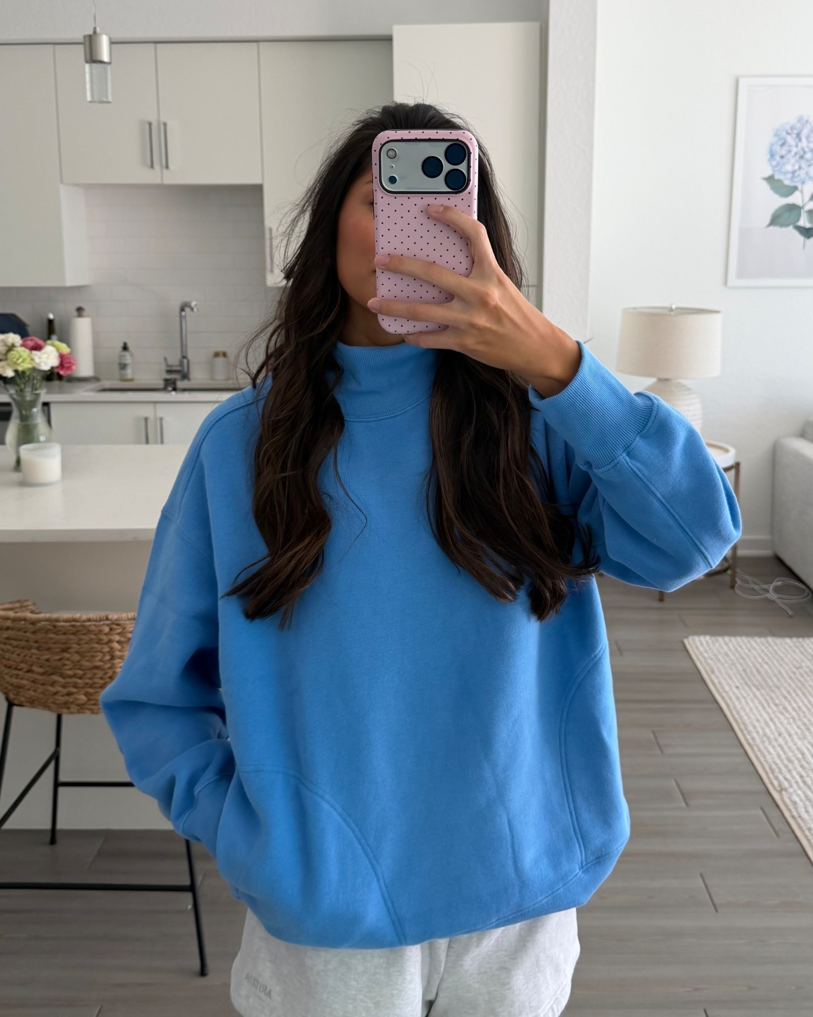 coziest mock neck sweatshirt! loveee the pockets & color🫶🏼

#LTKootd #LTKFindsUnder100 #LTKSeasonal