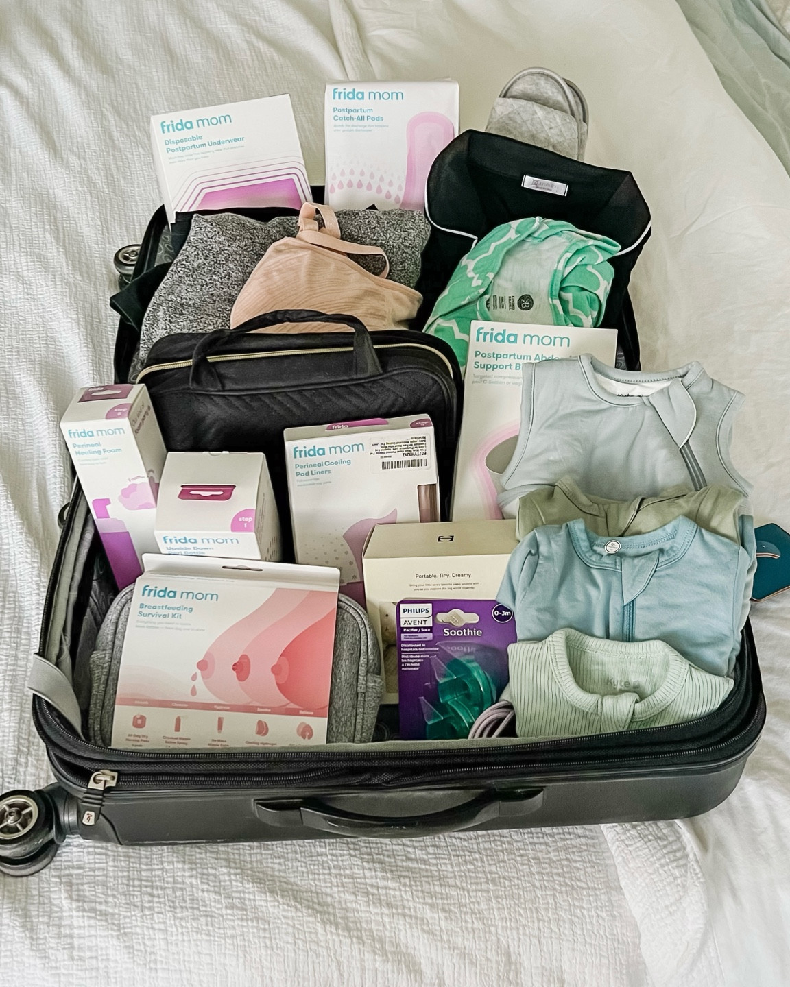 Hospital bag must haves for mom + baby! 🙌🏼