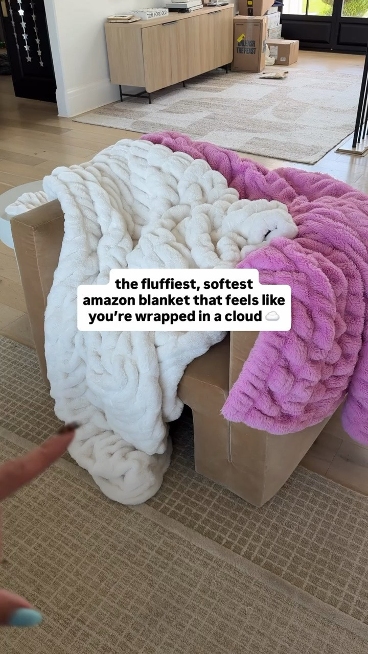 My entire family is obsessed with these Minky Couture blankets!   They are the softest coziest blankets. Make an amazing gift!

#LTKKids #LTKSeasonal #LTKHome