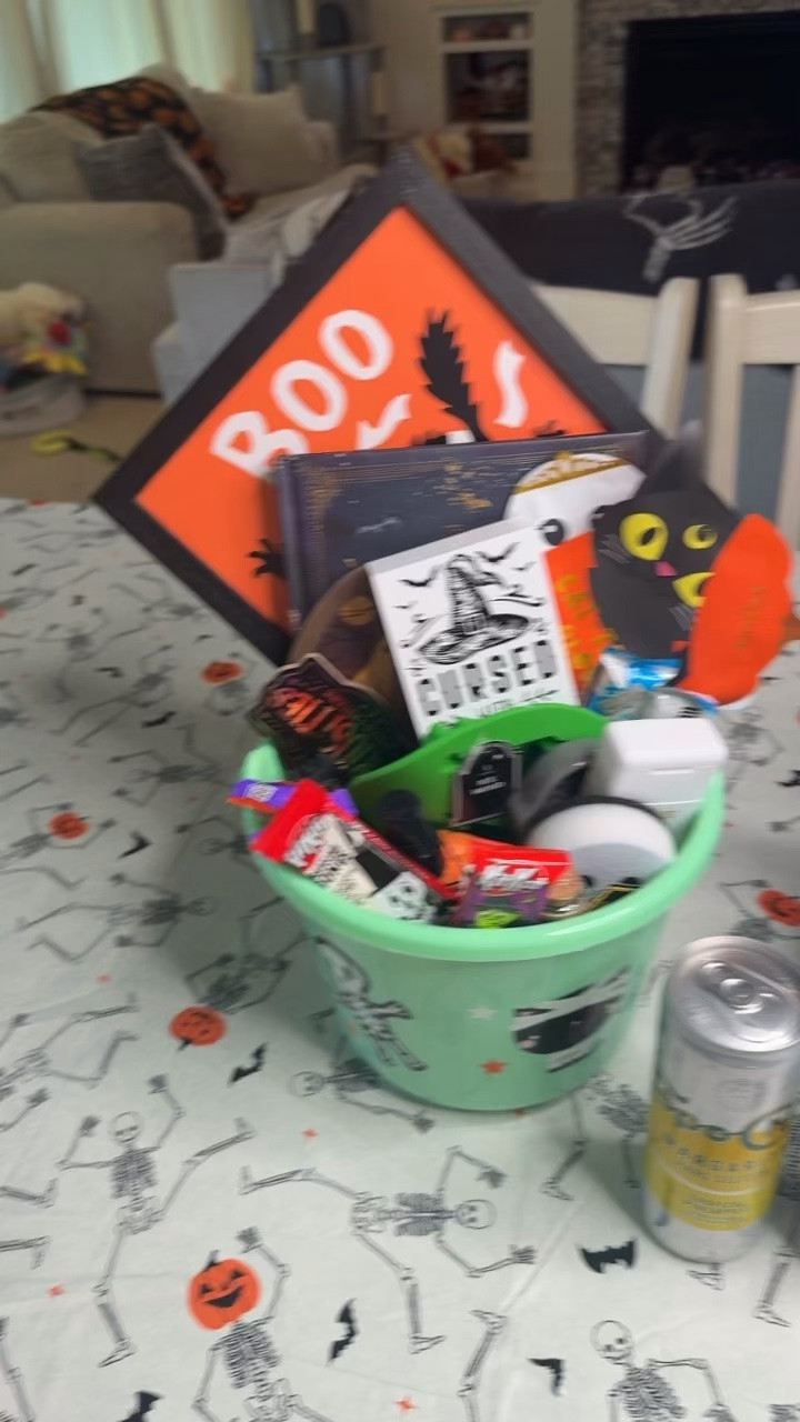 Now on to neighbor #2. This basket is for Jenny’s kids and I’ll show you the basket for her and her husband next!
#boobasket #spookybasket #boobasketideas #halloween

#LTKSeasonal #LTKKids #LTKmomlife
