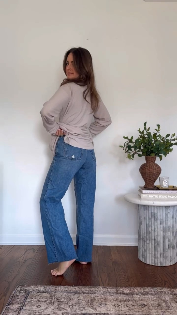 GRWM FOR A DAY OUT 🫶
sizes: 36 in trench, jeans 26 R, hoodie (S), Ugg (TTS), Miranda Frye earrings (code: ALOPROFILE), summer Fridays lip (color: soft mauve)



#LTKWatchNow #LTKStyleTip