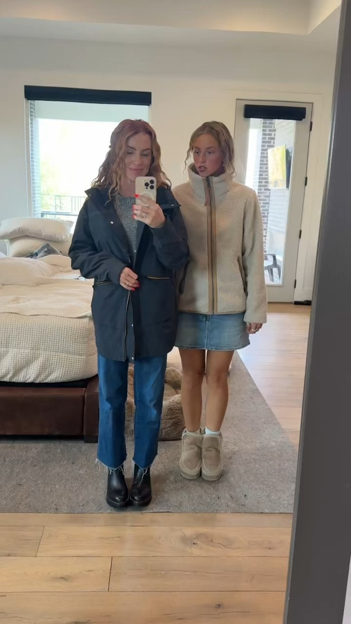 Jacket is a recent purchase from Free People! It’s really lightweight which makes it the perfect rain jacket to travel with. Also folds into a pack which is awesome!

Wearing a medium in the everlane sweater. Jeans have been on repeat the color is ‘elixir raw after’. I’m typically a 24/25 in jeans and got the 24 in these. They’re pretty stretchy, but still hold their shape.

Frame jeans, Chelsea boots, Patagonia, Levi’s, Mou boots, fall fashion

#LTKShoeCrush #LTKStyleTip #LTKSeasonal