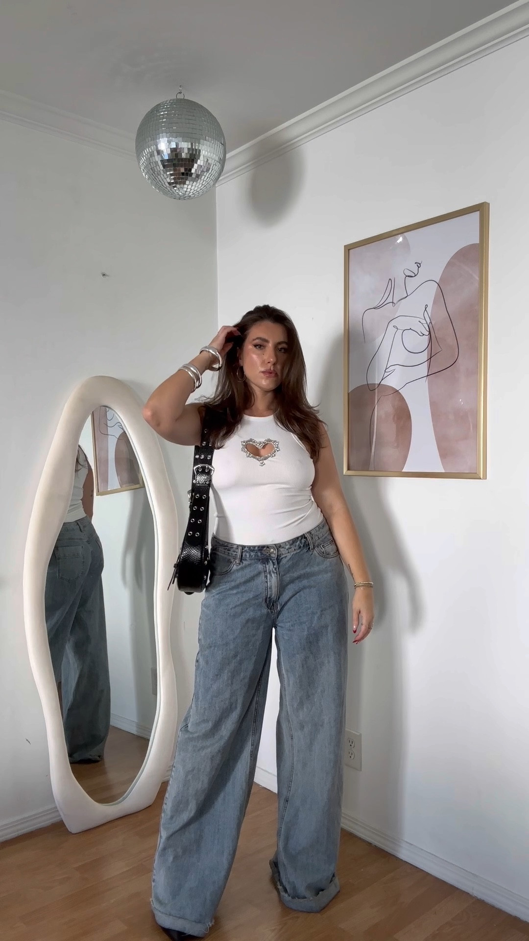 Casual Valentine Day outfit 💔

#LTKSeasonal #LTKmidsize #LTKstyletip