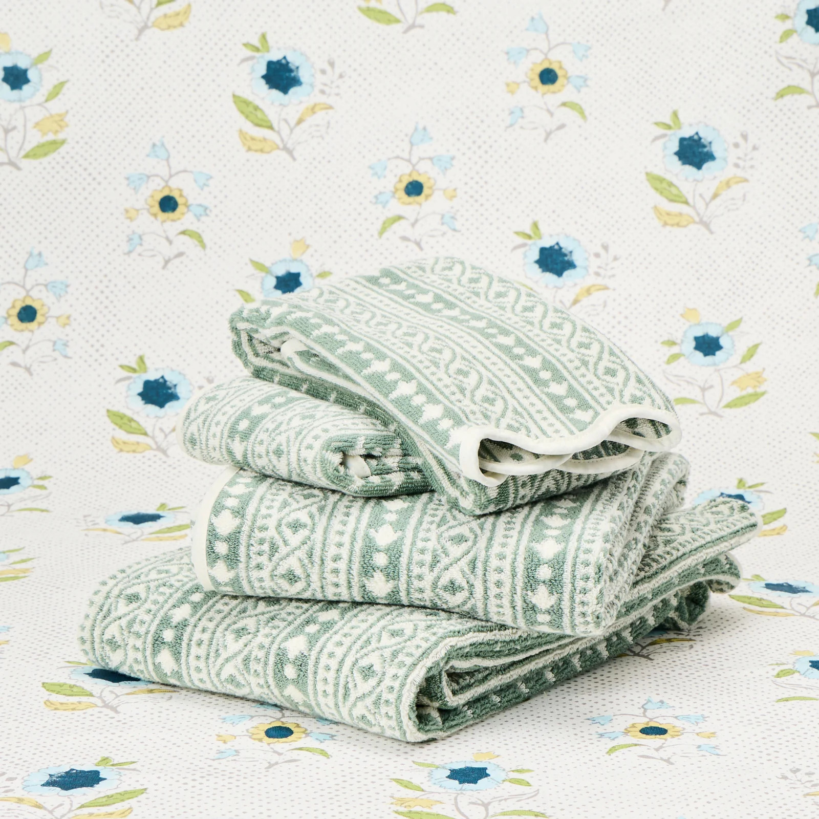 Starter Pack of Patterned Bath and Hand Towels | Weezie | Weezie Towels