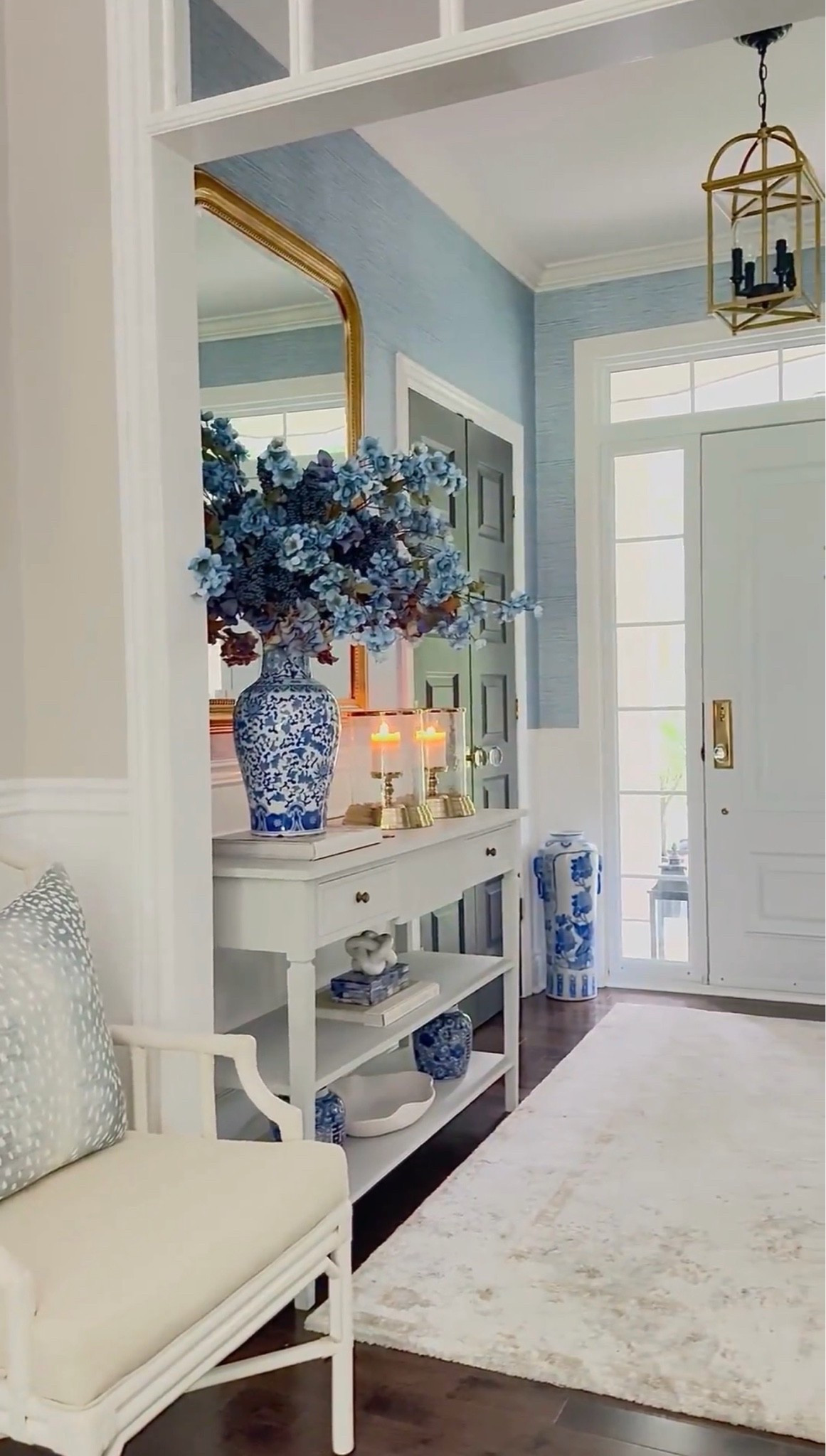 Chic fall blues! An oversized arrangement always makes a bold statement!

Fall decor, fall home, fall florals, fall stems, faux stems, chic home, chic fall decor, chic home, home finds, home decor

#LTKSeasonal #LTKHome