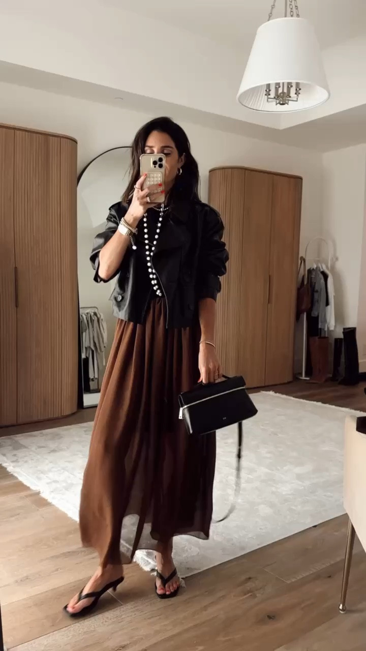 This skirt from Amazon is perfect for the fall season🤎 #stylinbyaylin #aylin

#LTKSeasonal #LTKStyleTip #LTKItBag