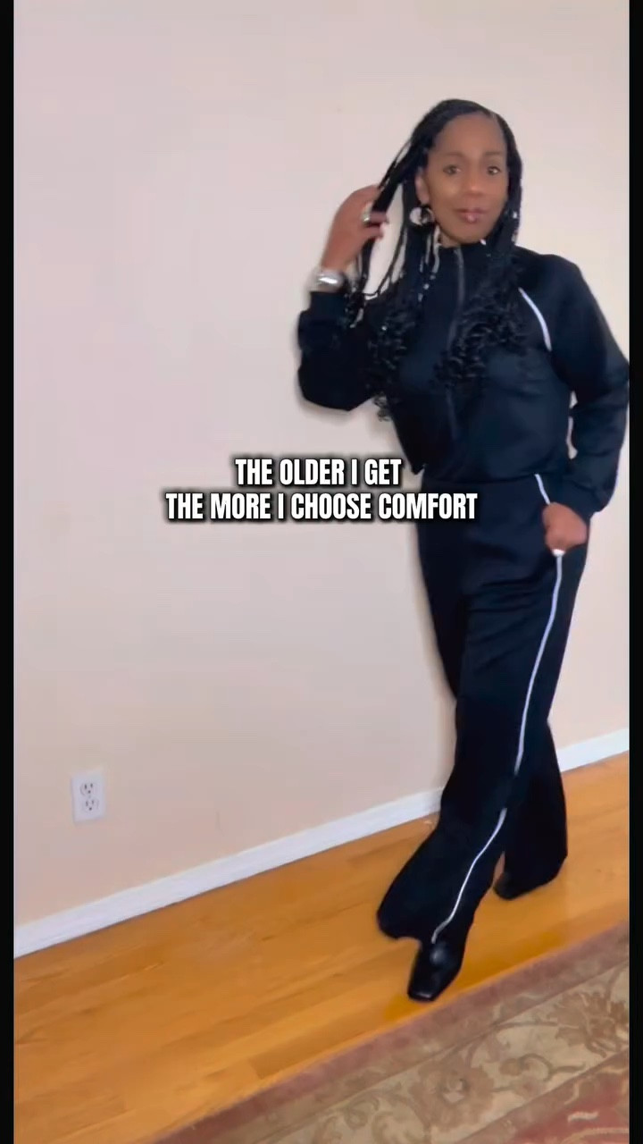 At 60, I’m choosing comfort AND style 💕

This jumpsuit is one of those effortless pieces you just throw on and GO — and still look put together.

✔ Wearing size Medium (5’4, 140 lbs)
✔ Super comfortable + flattering fit
✔ Under $60 on Amazon 👏

I loved it so much I grabbed multiple colors!

Perfect for travel, errands, or those “I want to look cute but be comfy” days.

One jumpsuit. Three colors.

Which one would you choose?

🖤 Black
❤️ Red
🔵 Navy

Wearing size Medium
Height 5’4” | 140 lbs

Shop the look here:



#LTKActive #LTKMidsize #LTKOver40