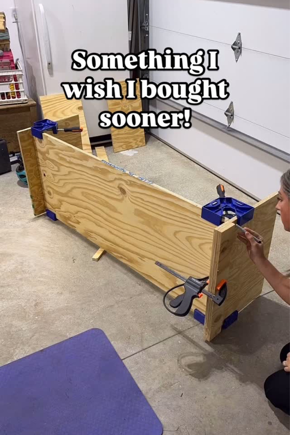 If you’re wanting to get started with your own projects this year I highly recommend grabbing these corner clamps! Such a game changer! 

#diy #diyhome #beginnerdiy #beginnerfriendly #diybuiltins #diytools