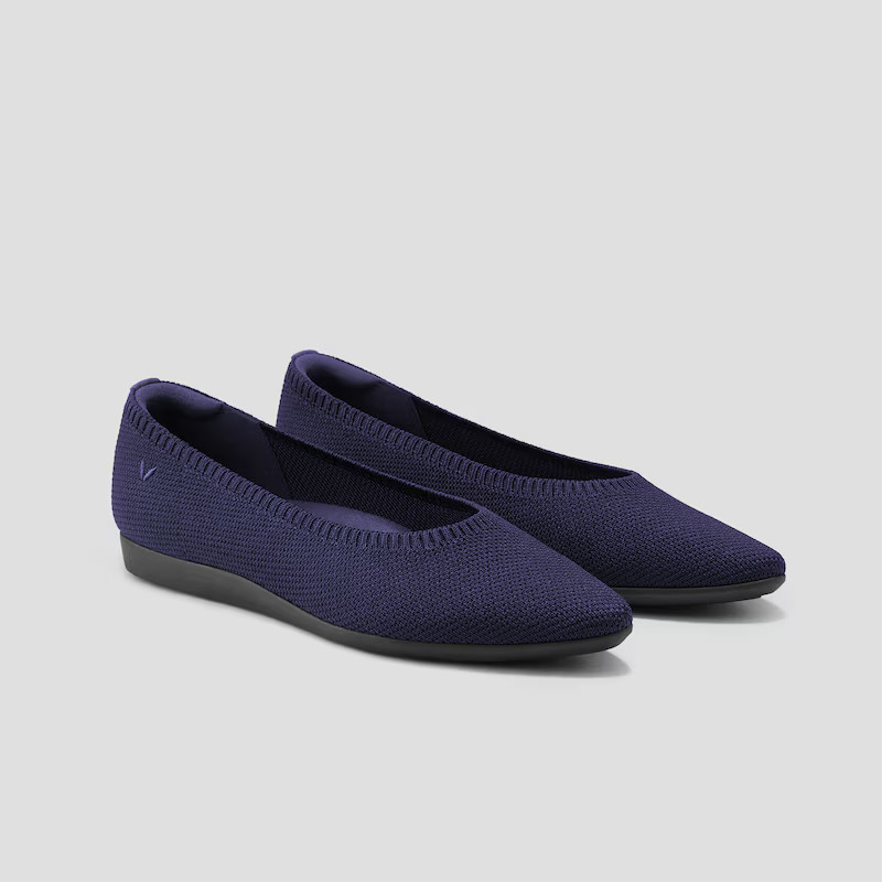 Lightweight Pointed-Ballet Flats (Aria Walker) | VIVAIA