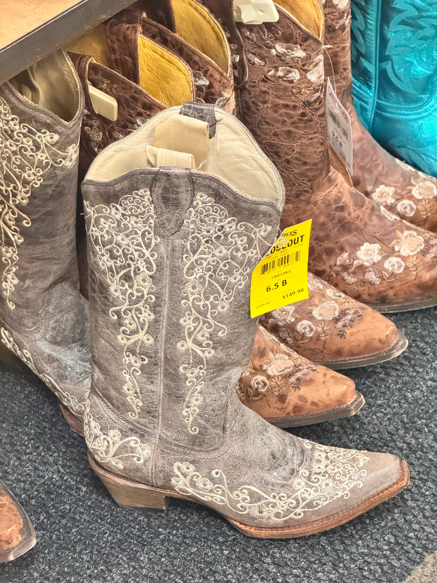 Time for new boots! Found these at Cavenders but not in my size 😩😩

#LTKShoeCrush