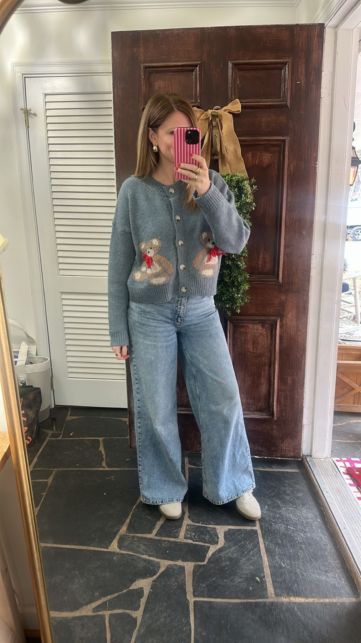 Saturday style! Love this cute teddy bear sweater! In size L