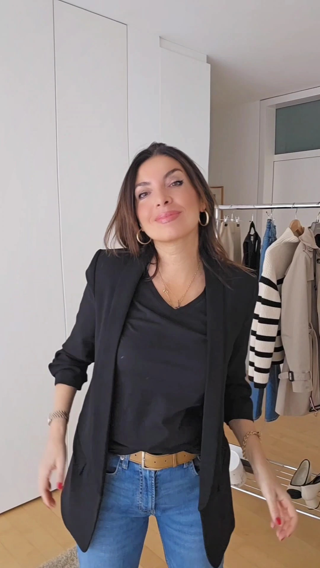  These Uniqlo V-neck t-shirts are my favorites; they elongate and look great under a blazer. Perfect for work too.Queste magliette Uniqlo a V sono le mie preferite; slanciano e stanno benissimo sotto una giacca. Perfette anche per il lavoro.#ThisIsMyBestT #LTKxUNIQLO #workoutfit #blazer #businesscasual 

#LTKover40 #LTKfindsunder100 #LTKVideo