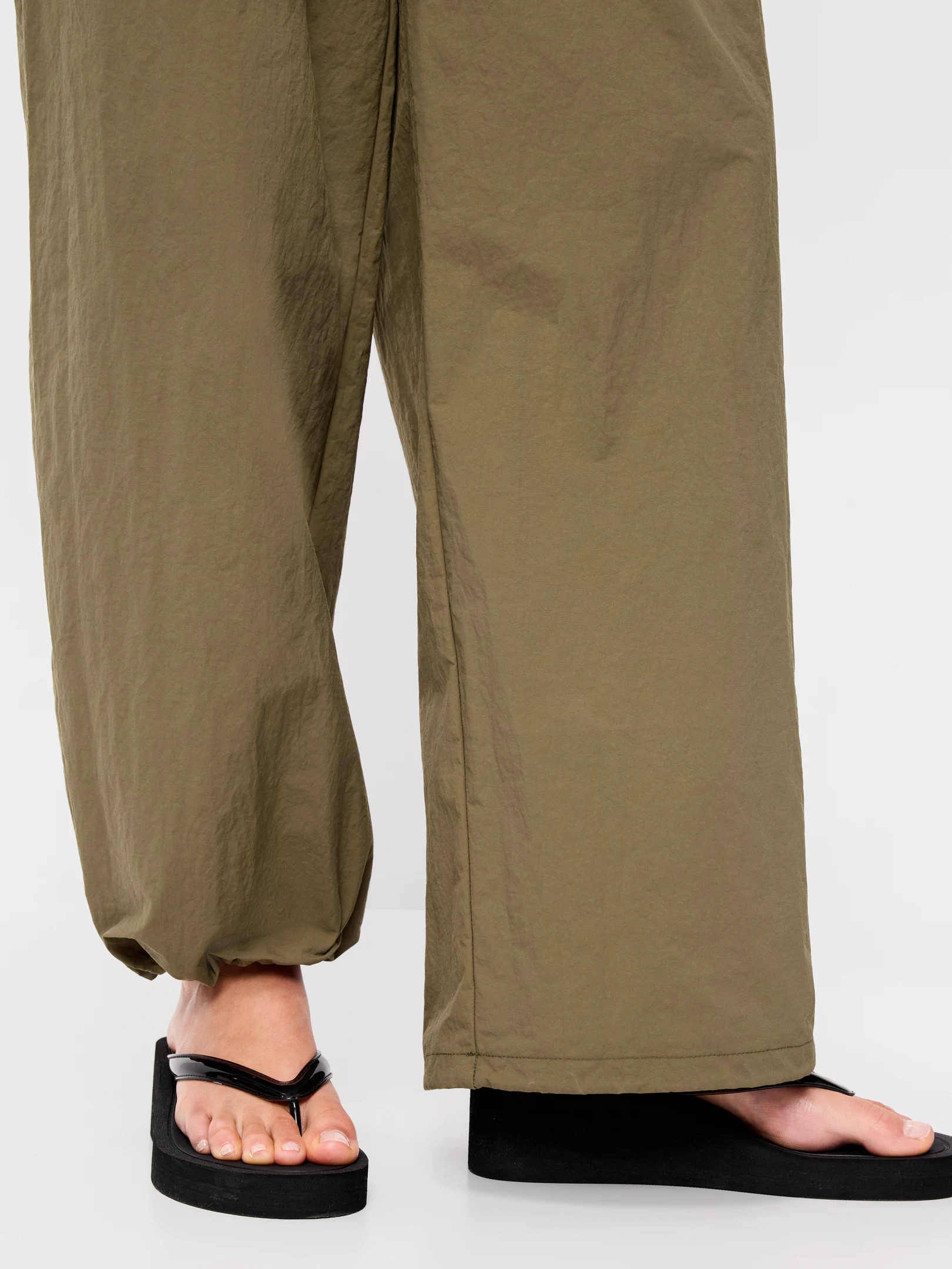 Mid-Rise Adjustable Active Woven Utility Pants | Old Navy (US)