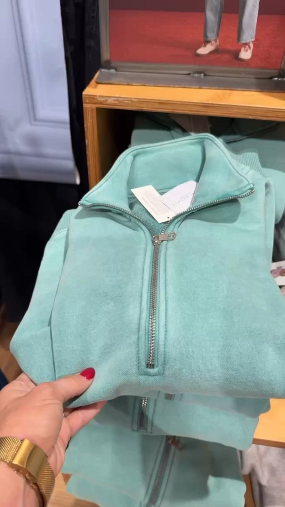 This teal quarter zip is so soft and I absolutely love the color! I love adding bright colors back in after the holidays! 

Quarter zip, Teal sweatshirt, Pullover, AE finds, Soft pullover, Cozy loungewear

#LTKSeasonal #LTKootd #LTKPetite