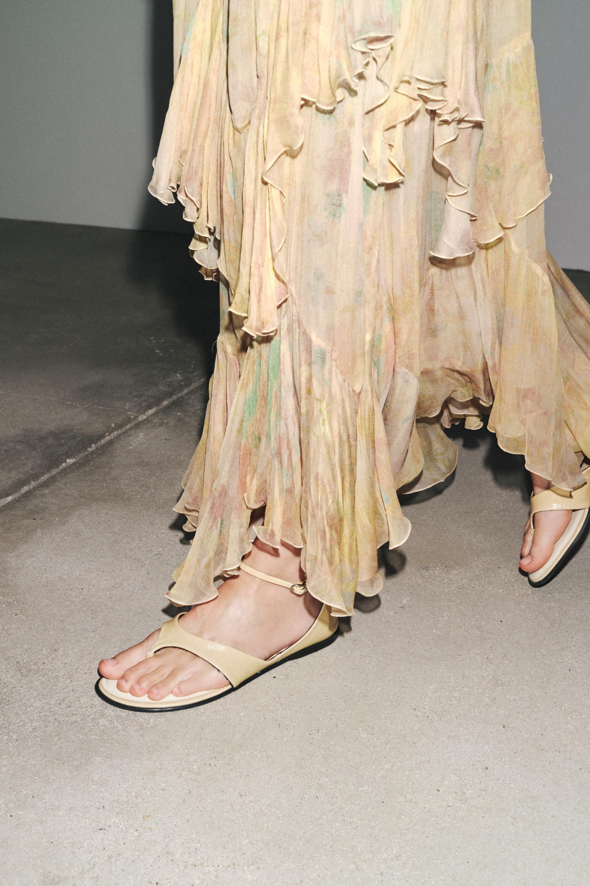 LEATHER TOE SANDALS | Zara US