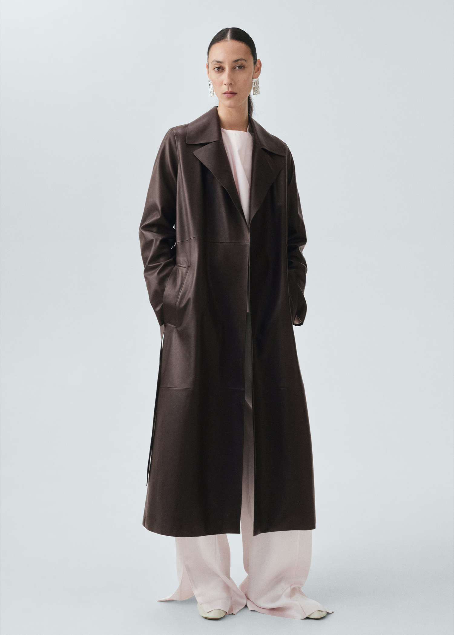 Trenchcoat mit Gürtel aus 100 % Leder | Mango EU