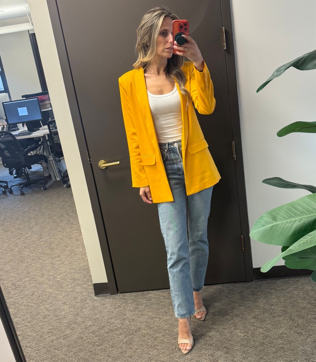 Office wear! 

Blazer: XXS 
Jeans: TTS (no stretch)

#LTKWorkwear #LTKNYFW #LTKStyleTip