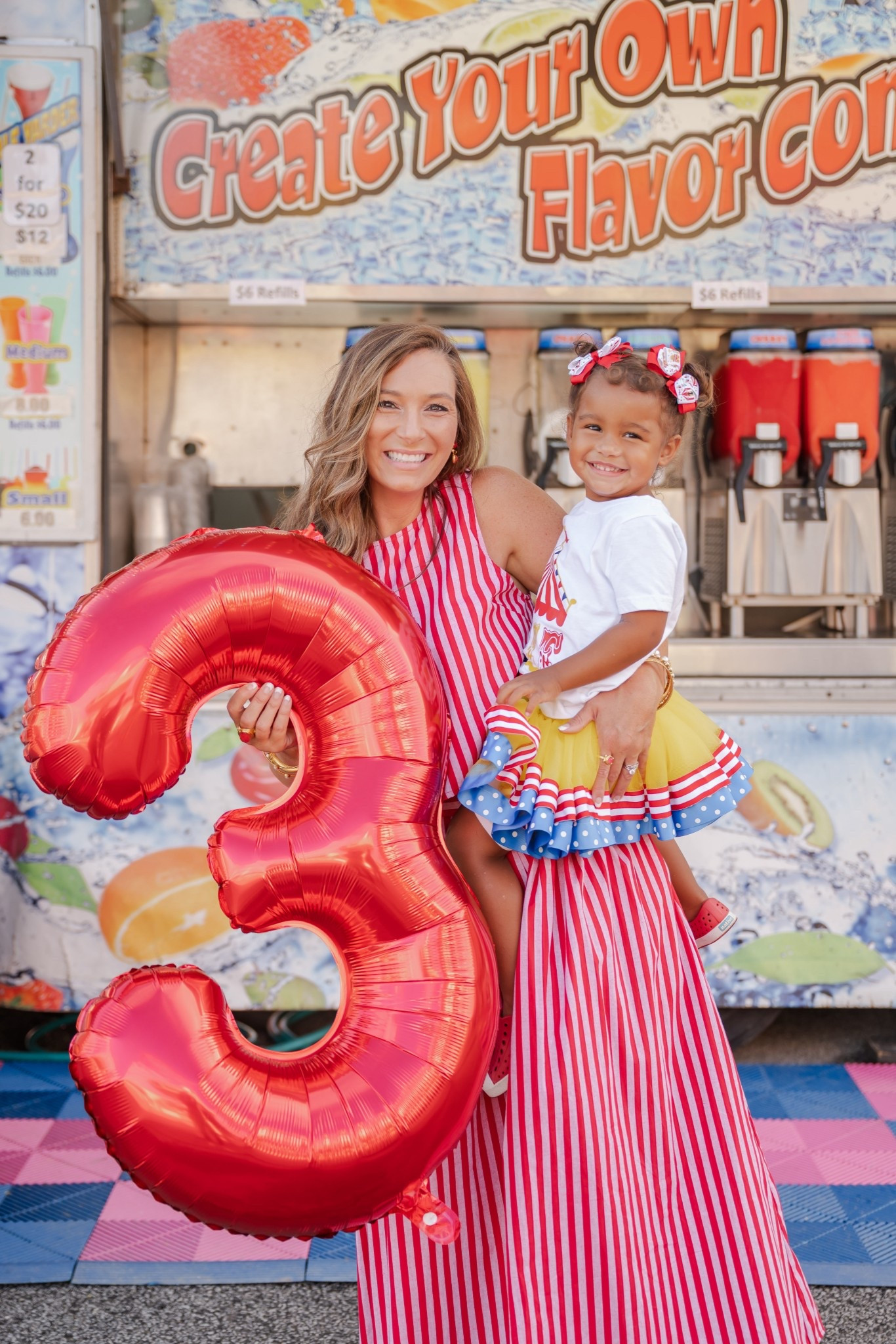 Completely obsessed with how her circus birthday party theme and family photos came out! Ahhh they are just soooo good! The timing worked out great to head to the state fair for her birthday photos 