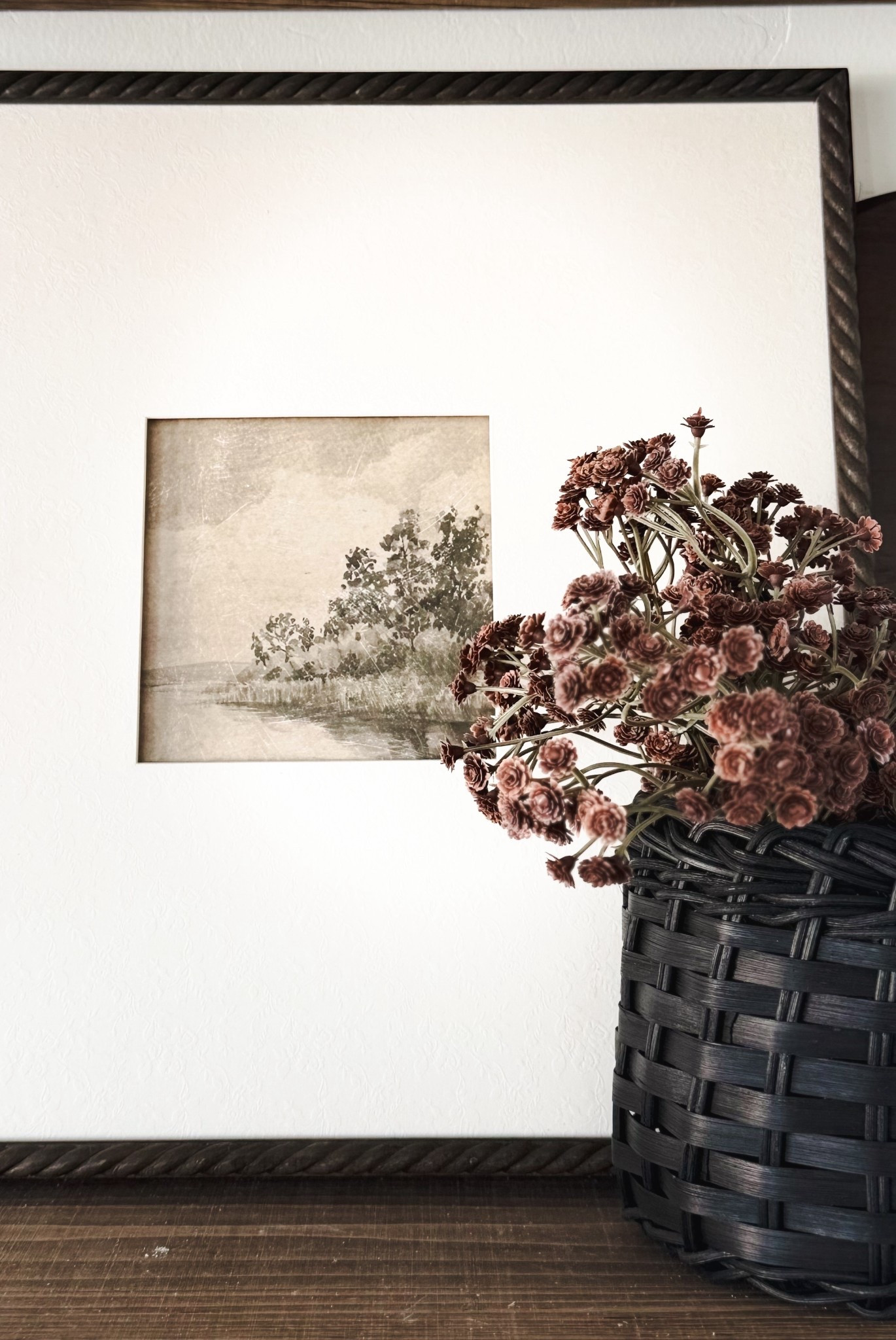 Currently restyling my kitchen shelves (with decor I already have) and so far, I’m loving how this is turning out 🤎

You all know I’ve been loving moody neutral decor and vintage-inspired pieces that feel warm and cozy without being expensive. This framed art + simple dried florals combo gives that modern organic / vintage aesthetic that I’m obsessed with!!

If you love neutral home decor, vintage wall art, and cozy earthy tones, I linked everything for you on my LTK 🤎

(This exact wall basket I used is from hobby lobby)

#ltkhome #walmarthome #neutralhome #modernorganic #vintageinspired #cozyhome #earthydecor #affordablehome #homedecorfinds #ltkstyle

#LTKHome #LTKspring