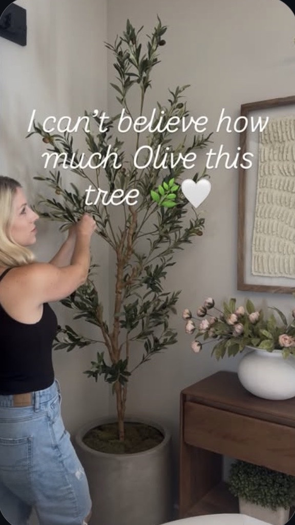 This 7ft olive tree is giving designer corner moment without the designer price 👏
The leaves are so realistic, no one believes it’s faux 🍃


AmazonHomeFinds | OliveTreeDecor | CornerGoals | NeutralDecor | HomeStyle | AmazonDecorFinds | CozyMinimalist | InteriorInspo | TreeGoals | FauxPlantDecor

#LTKHome #LTKSeasonal
