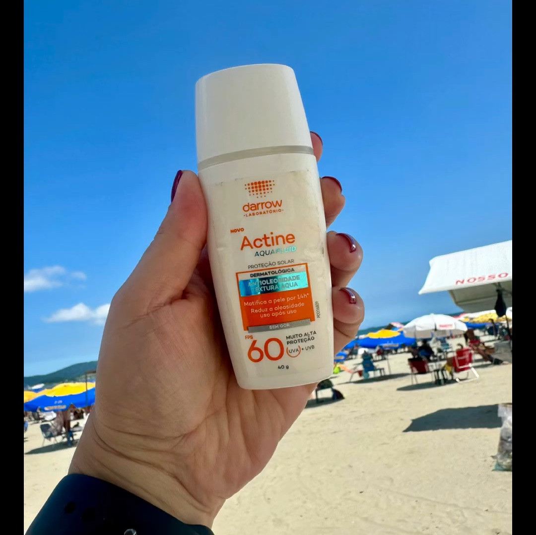 🌞 Dica de Cuidados com a Pele! 🌞

Sabia que o protetor solar é essencial não só para prevenir queimaduras, mas também para proteger sua pele contra o envelhecimento precoce e manchas?

O Protetor Solar Darrow Actine é ideal para peles oleosas e acneicas, pois oferece proteção UVA/UVB enquanto controla a oleosidade e tem efeito matte. Além disso, ele ajuda a prevenir a formação de novas espinhas! 😎✨

Não deixe de usar todos os dias e mantenha sua pele protegida e saudável! 💖

#ProtetorSolar #DarrowActine #CuidadosComAPele #PeleSaudável #DicaDeBeleza #promoção #LTKBrasil #

#LTKsummer #LTKbeleza #LTKbrasil