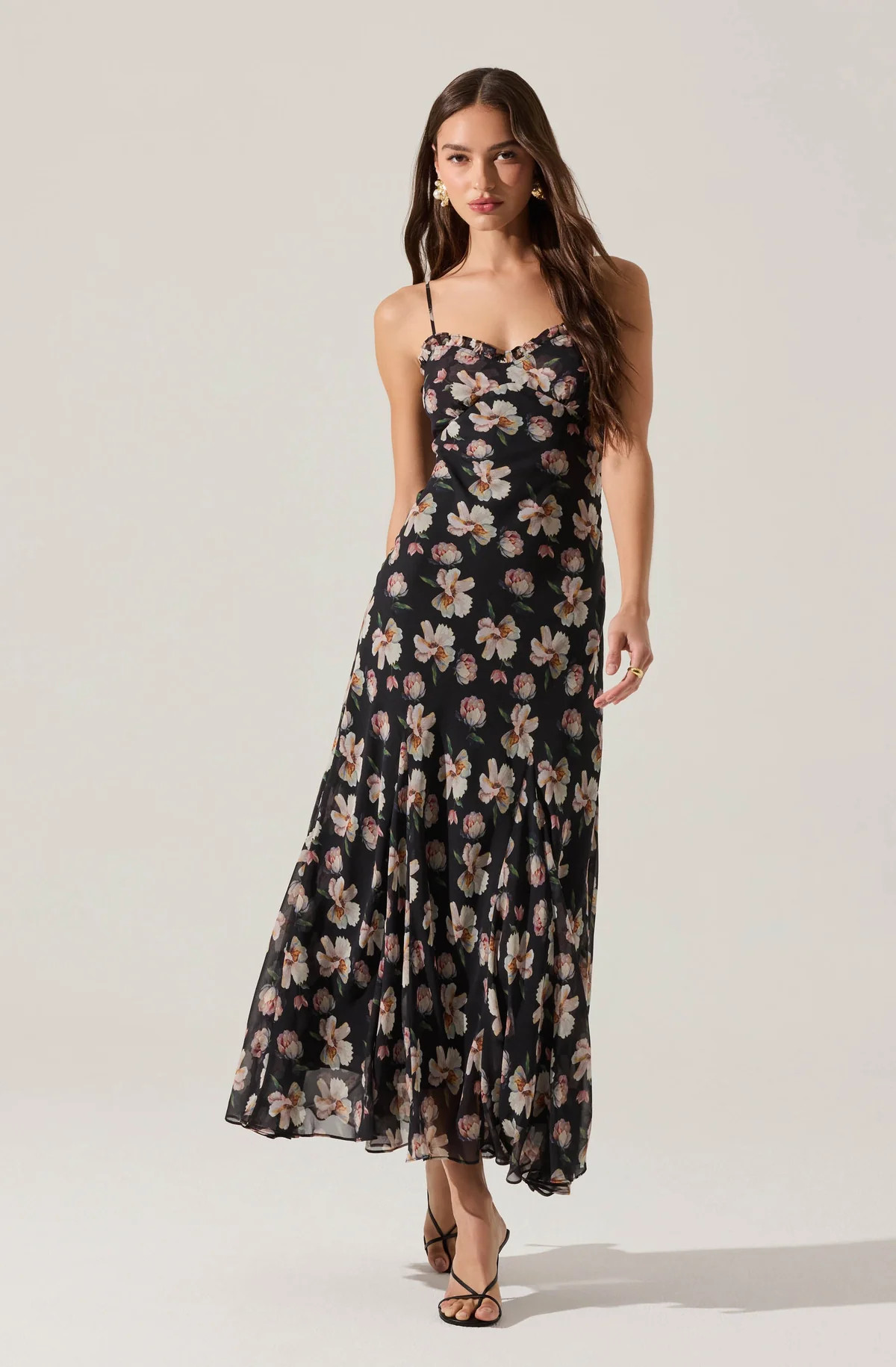 Maeryn Sweetheart Ruffle Maxi Dress - Black floral / XS | ASTR The Label (US)
