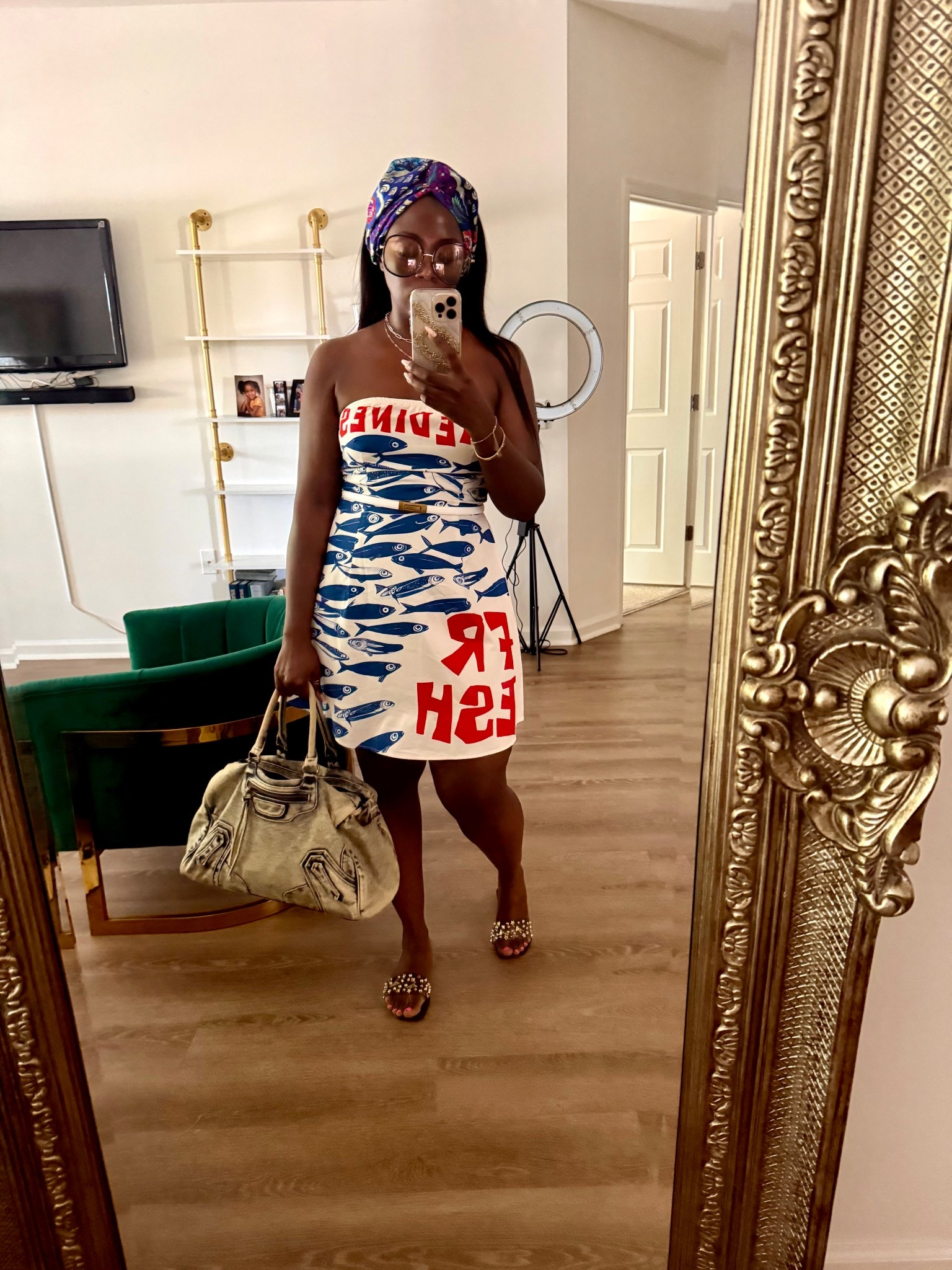 Baltimore Bae

Size L Dress