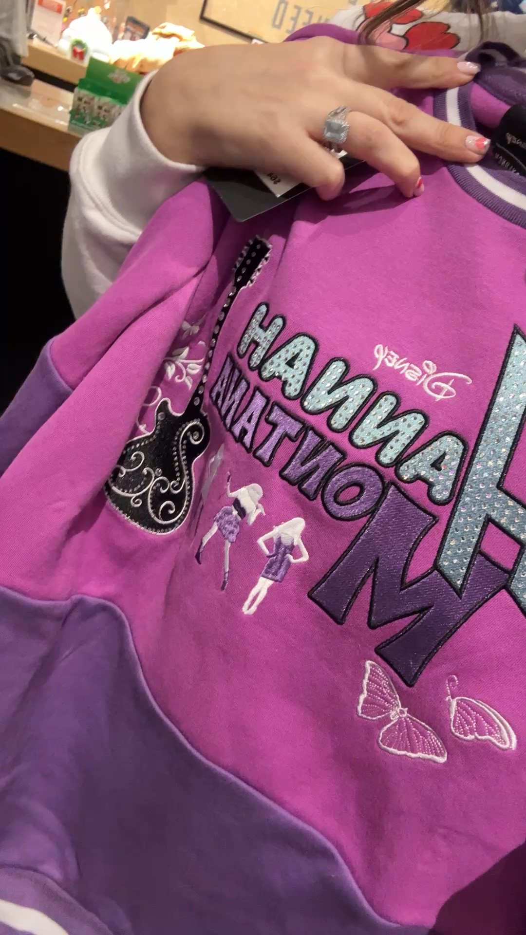 Hannah Montana Stan 🎤🎸🪩

Disney/ box lunch/ Hannah Montana/ gift ideas/ Disney channel/ throwback/ nostalgia 

#LTKootd #LTKPetite #LTKFindsUnder100