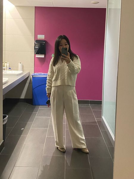 White version of the Effortless pants I love. Color is Light Birch. I’m wearing a size 6  

#LTKworkwear