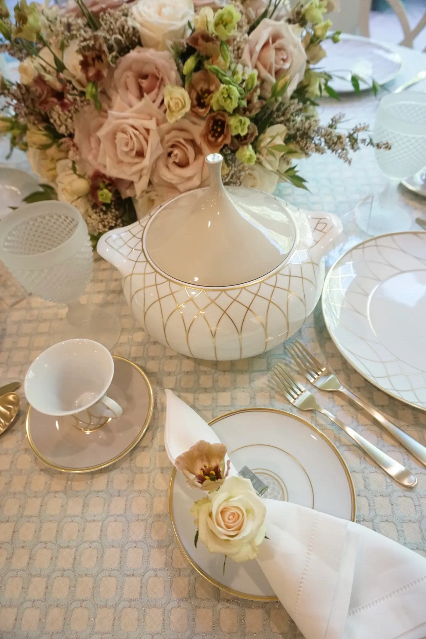 High end tableware perfect for entertaining by Vista Alegre. 🤍

#LTKParties #LTKHome