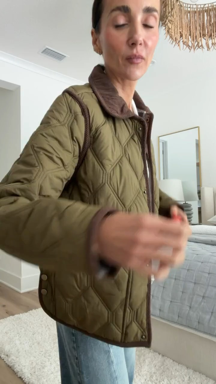 This quilted jacket is exactly what I want for those first cooler days. I love the olive color with the contrasting brown collar, and the lightweight layer works so well with relaxed denim.

quilted jacket, olive green jacket, fall jacket, fall outfit, casual fall style, denim outfit, lightweight jacket, transitional fashion, everyday outfit, fall layers, annabrstyle

#LTKootd #LTKSeasonal #LTKOver40