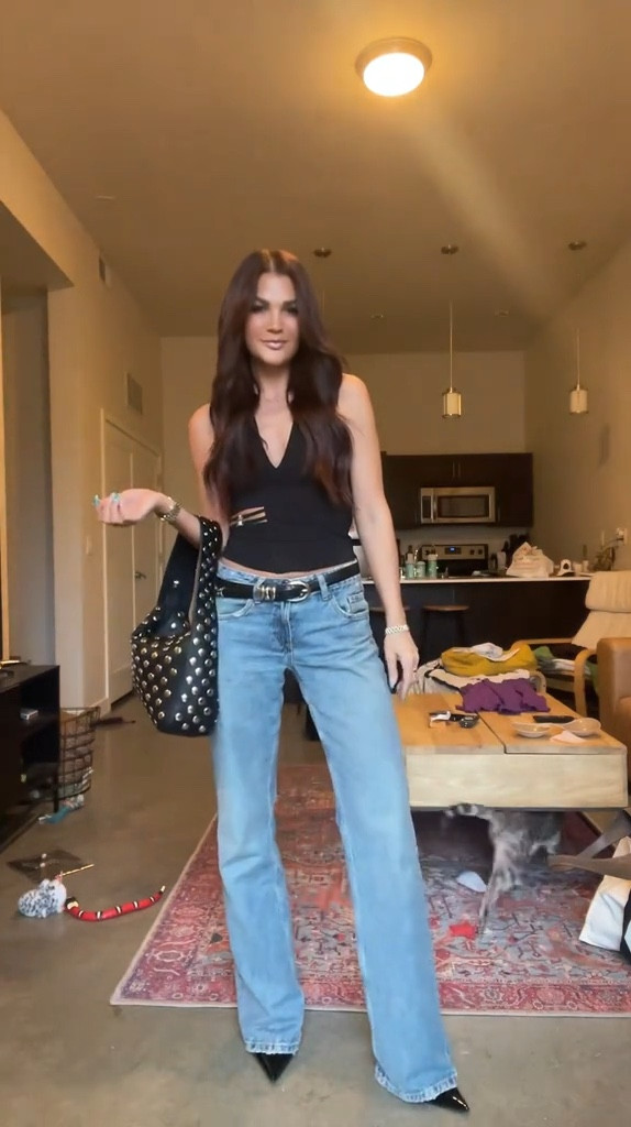 Zara Top & Jeans 
Madewell Belt 
Amazon Bag 
Aldo Heels
Electric Picks Jewelry - Code: WildOne20
Alco Jewelry Rings 
Made by Mary Necklace - Code: Kristin10 

Birthday Dinner Outfit
Girls Night Out Look 

 

#LTKShoeCrush #LTKItBag #LTKStyleTip