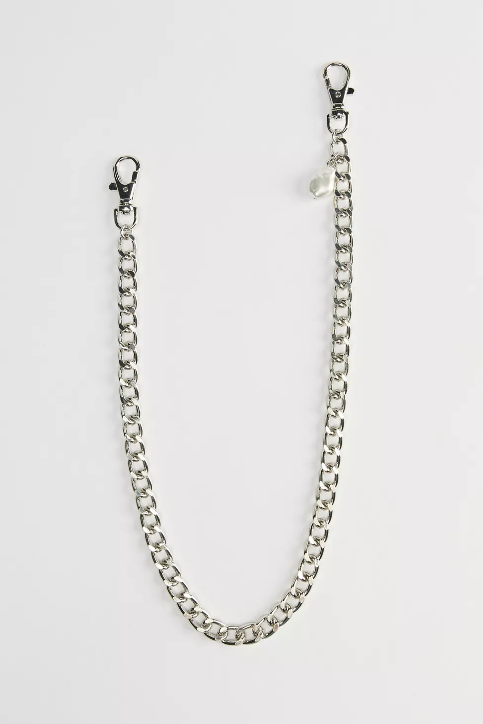 Curb Link & Pearl Wallet Chain | Urban Outfitters (US and RoW)