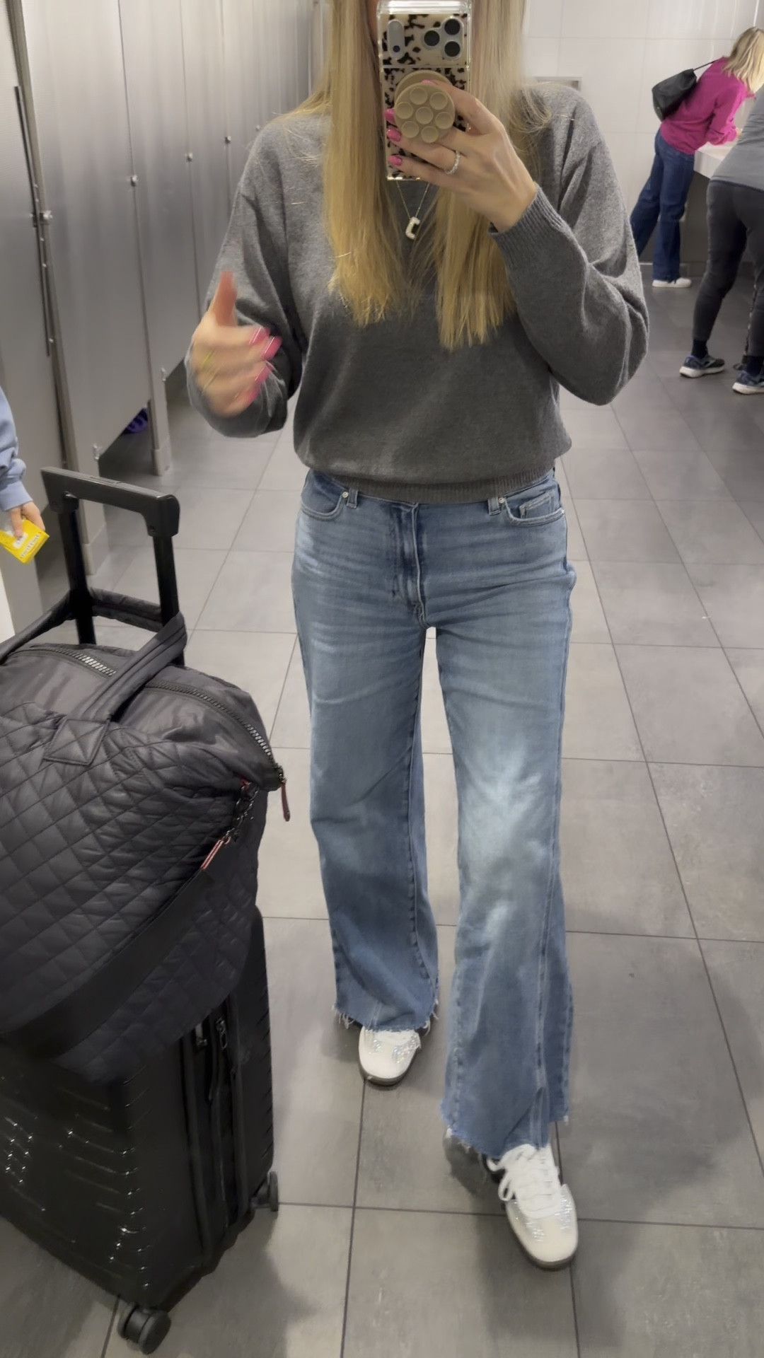 Comfortable travel outfit 😍

#LTKdayinmylife #LTKOver40 #LTKootd