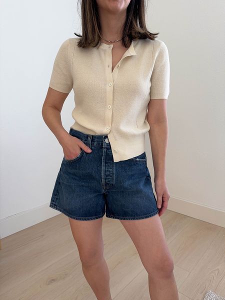 Saks friends and family sale. Sweater runs snug, so I sized up to a small. Shorts also have a more mid height rise so better for shorter torsos. 

Rag & Bone sweater small
AGOLDE shorts 25 
Staud sandals 35


#LTKshoecrush