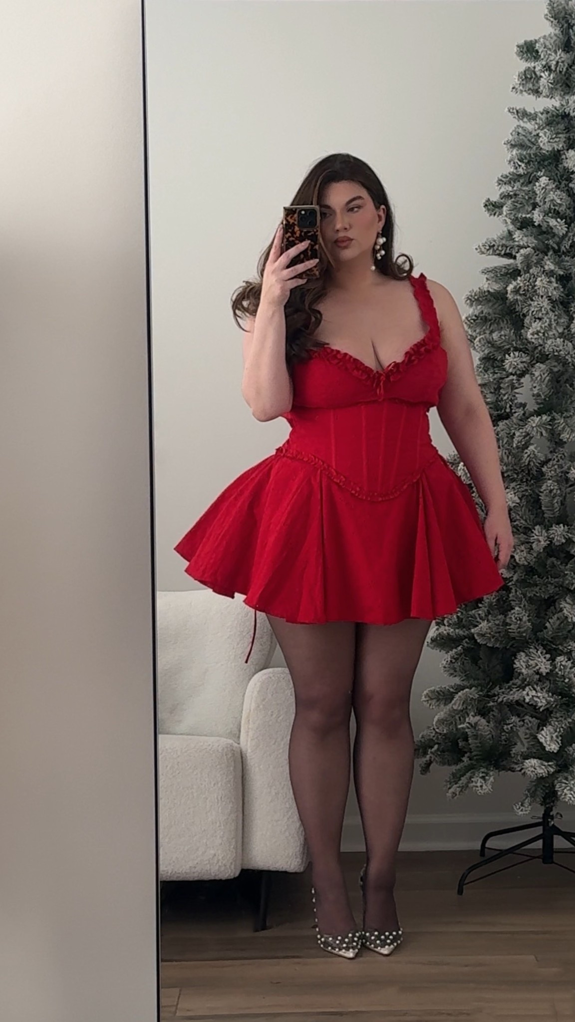 Sometimes the neutral girl has to add a pop of color this time of year ❤️🎁

This is actually a romper but looks like a dress! Wearing an XL and linking some similar budget conscious options


Red dress, Valentine’s Day outfit, Valentine’s Day dress, mini dress, milk maid dress, romper

#LTKMidsize #LTKHoliday #LTKSeasonal