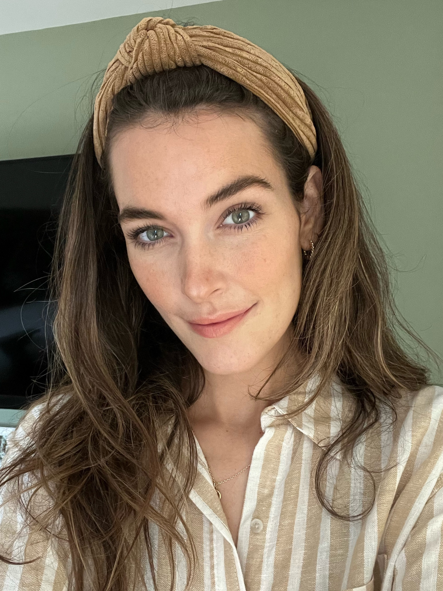 My every day morning face routine and light makeup ☀️ Products are clean/low tox and linked on my LTK - lots available conveniently on amazon 🤍

#LTKbeauty