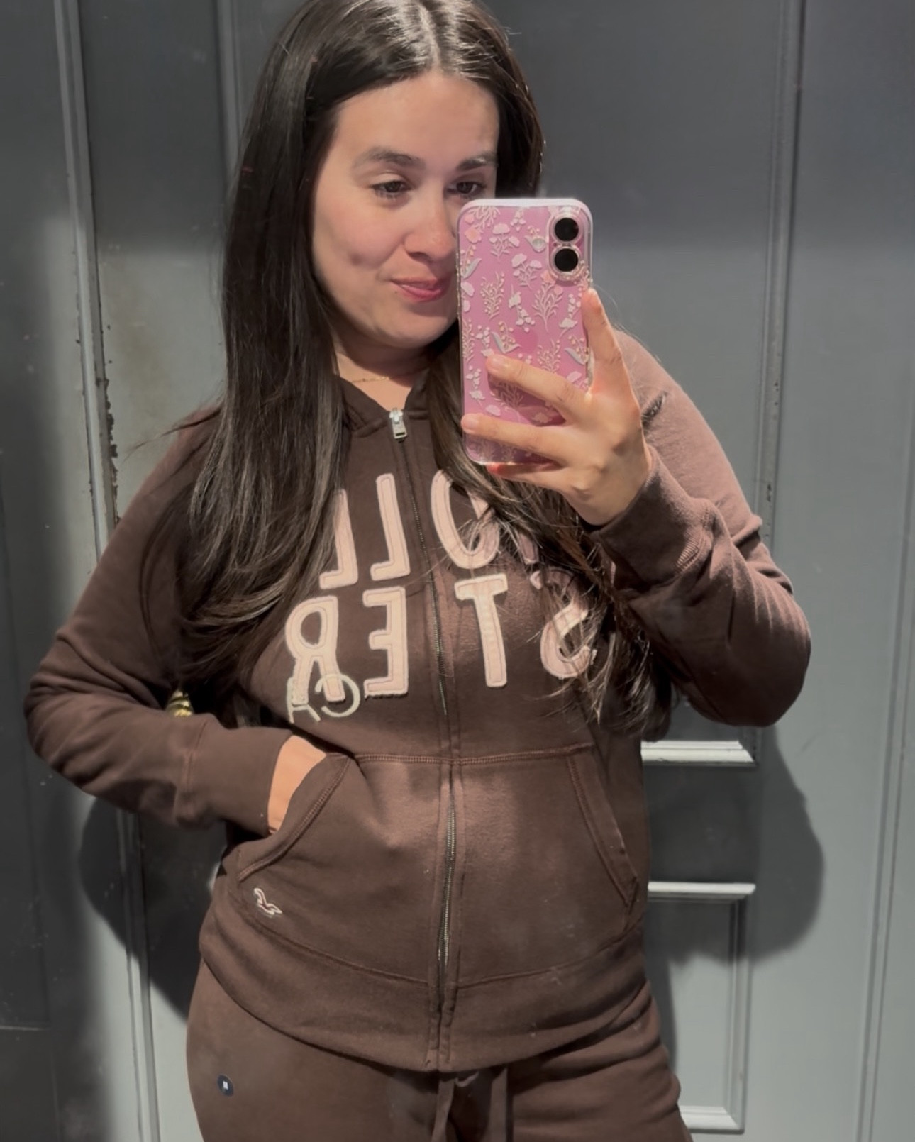 Zip up hoodie and sweatpants from @hollister. Hoodie size M and sweatpants size S

#LTKHoliday #LTKootd #LTKSeasonal
