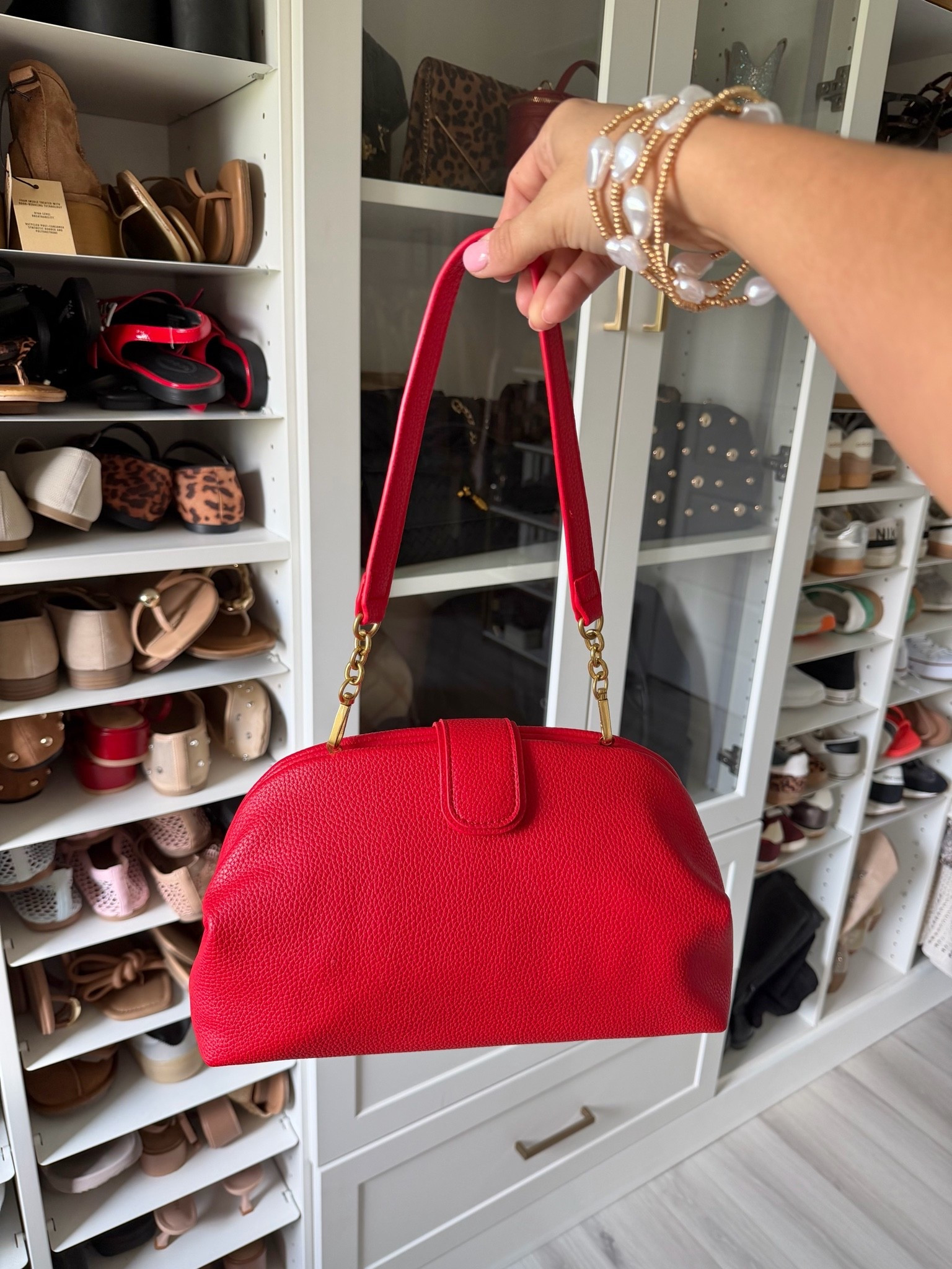 This purse is on sale and comes in 3 colors!!!

#LTKSaleAlert #LTKSeasonal #LTKootd