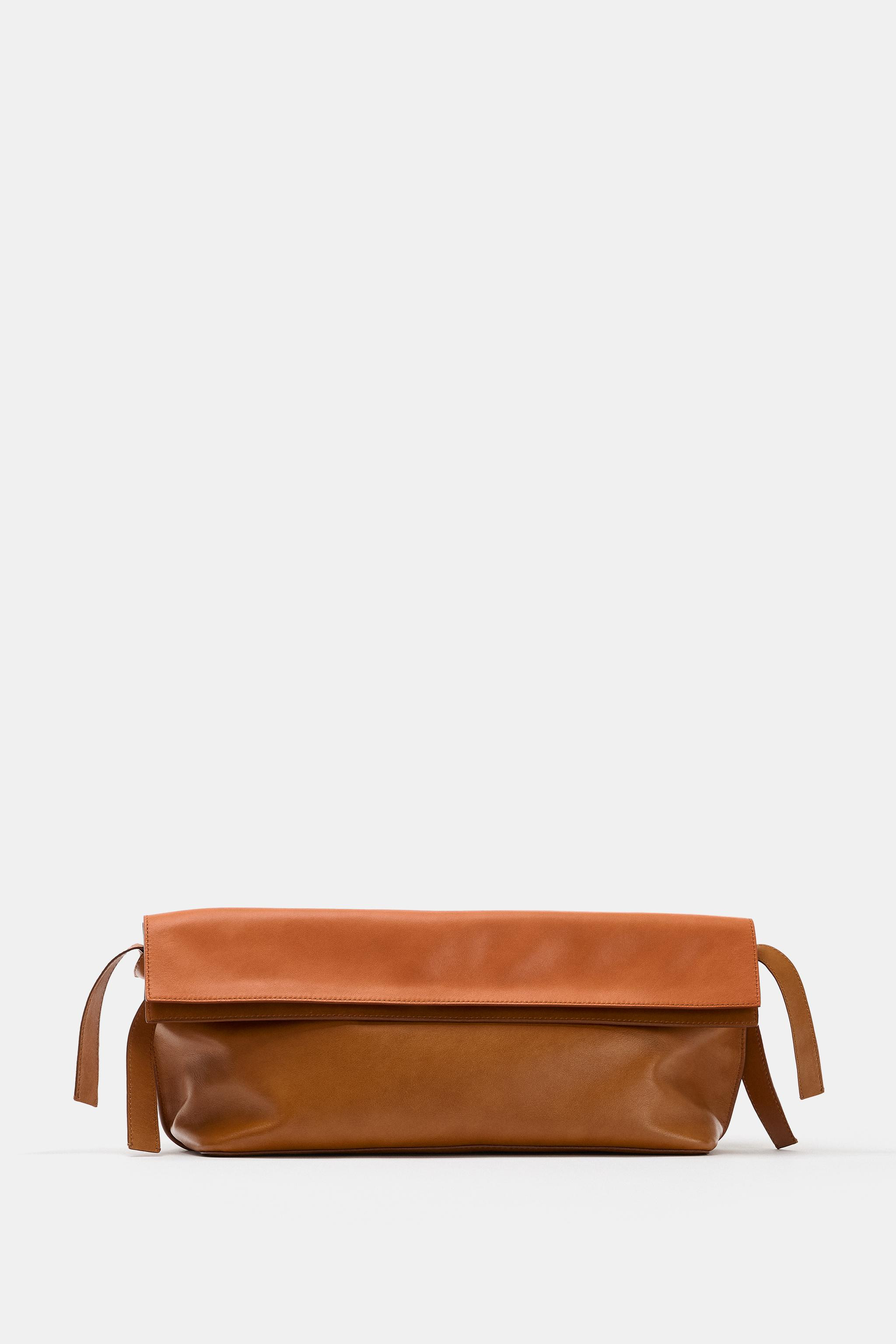 LEATHER FLAP CLUTCH | Zara US
