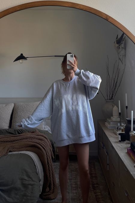 Oversized fiancé and bride sweatshirts from The Bar — literally perfect for anyone in their bridal era 

Wearing an XL (I’m 5’7”) 

Bride to be, bridal gifts, getting ready outfit, sweatshirt 