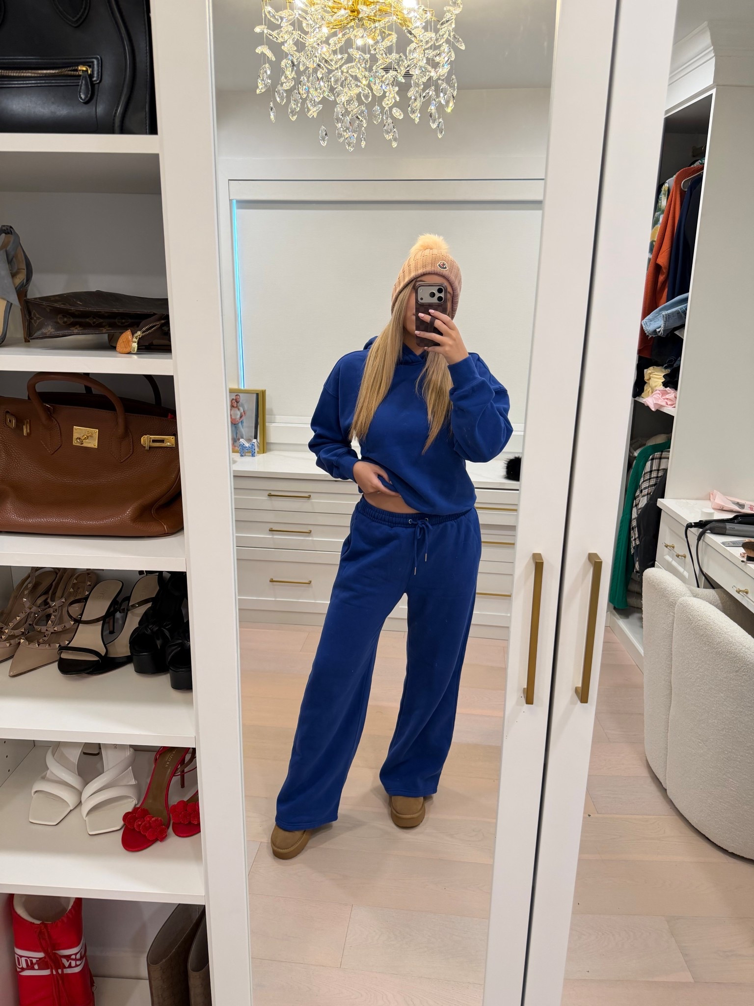 Obsessed with this @Abercrombie swear set currently on sale!

#LTKCyberWeek #LTKHoliday