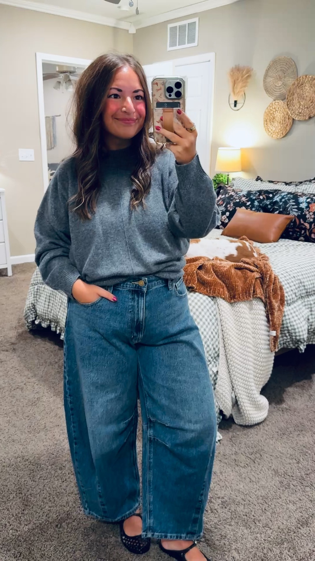 Cozy neutrals for fall! 🖤 A gray sweater, wide-leg jeans & the cutest Mary Jane jelly shoes—a simple outfit for the classroom or a day out!

jelly flats: fit oversized // wearing a 5
jeans: fit oversized // wearing a 12
sweater: fits true to size // wearing a large (kind of a cropped fit)

#LTKootd #LTKMidsize #LTKWorkwear